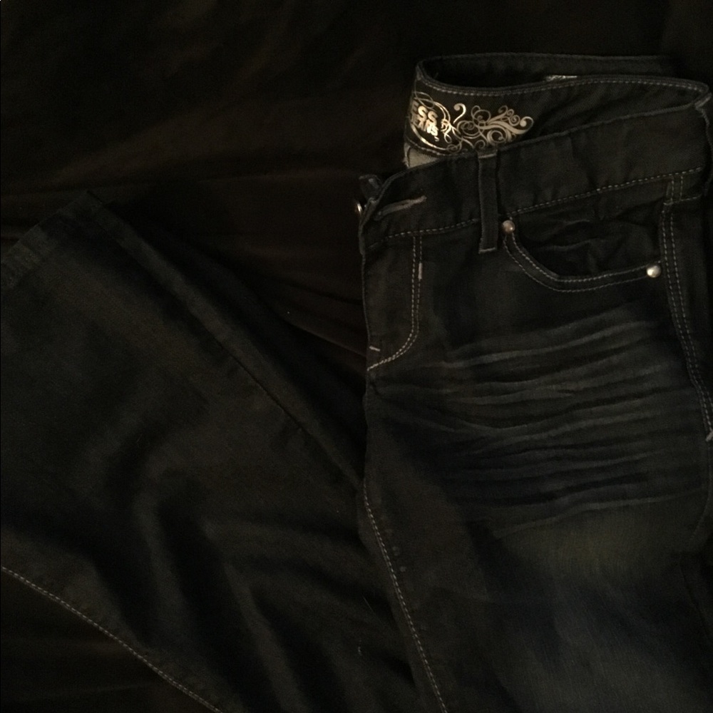 Never worn..